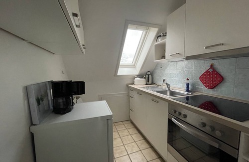 Dornick Apartment | Scenic Haus am Kleinen Plöner See: Family-Friendly Retreat