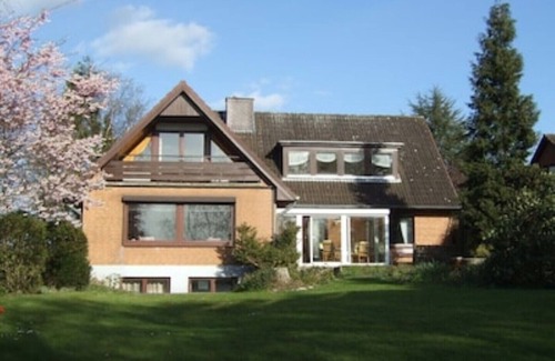 Dornick Apartment | Scenic Haus am Kleinen Plöner See: Family-Friendly Retreat