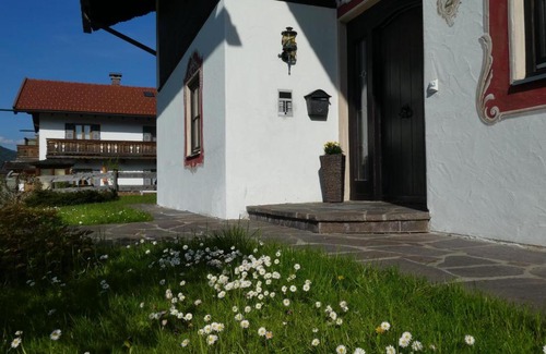 Wallgau Apartment | Guest Rated 9.5: Haus am Kurpark Kathi with Child-Friendly Amenities