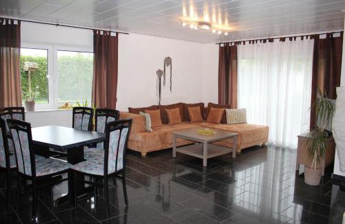 Brandau Apartment | Enjoy Family-Friendly Bliss at Haus am Mühlberg