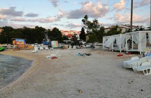 Okrug Gornji Apartment | Pet-Friendly Haus am Meer Vino Vino with Oceanfront Views