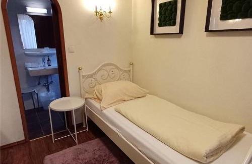 Leopoldskron-Moos Bed & Breakfast | Discover Haus am Moos: Oceanfront Retreat with Pool