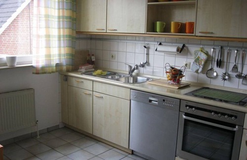 Flintbek Apartment | Cozy Haus am Redder: Family-Friendly Apartment with Kitchen
