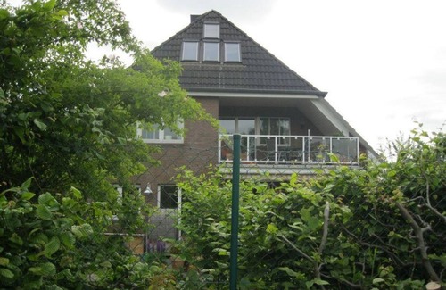 Flintbek Apartment | Cozy Haus am Redder: Family-Friendly Apartment with Kitchen