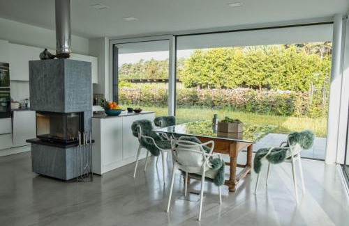 Storkow House | Discover Haus am See Storkow: Oceanfront Family Retreat