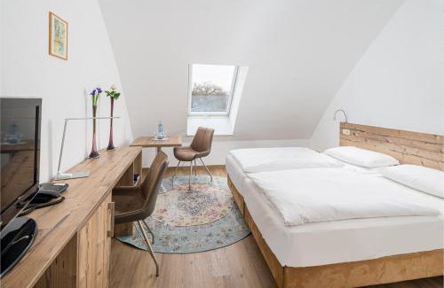 Furstenwalde/Spree Hotel | Discover Haus am Spreebogen: Pet-Friendly Oceanfront Retreat