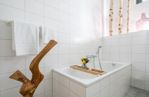 Furstenwalde/Spree Hotel | Discover Haus am Spreebogen: Pet-Friendly Oceanfront Retreat
