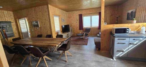 Blankenburg House | Top-Rated Haus an der Pferdekoppel with Hot Tub & Breakfast