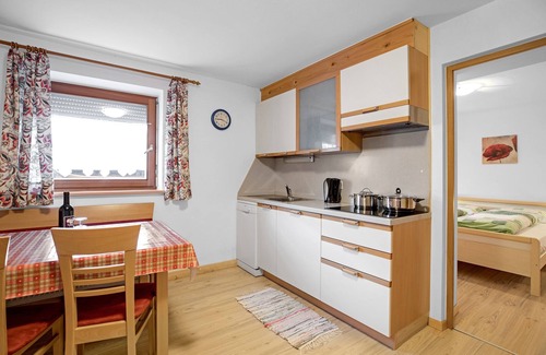 Valdaora di Sopra Apartment | Haus Aue - Apartment 3 with Mountain View & Spa Amenities