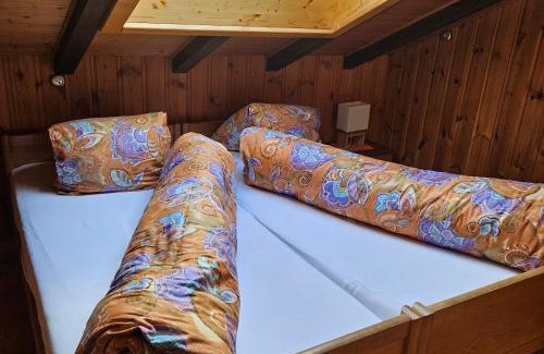 Graechen Apartment | Discover Haus Azurit Dachwohnung Nr.30 - Family-Friendly Retreat