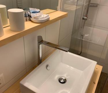 Vella House | Family-Friendly Retreat at Haus Baracca with Breakfast Included