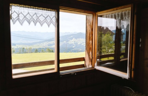 Doren Apartment | Discover Haus Berchtold: Pet Friendly with Ocean Views