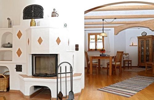Truchlaching Apartment | Elegant Haus Billinger: Child-Friendly 5-Star Retreat