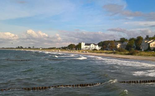 Heiligendamm Apartment | Relaxing Haus Bischofsstab - Oceanfront Retreat by the Sea