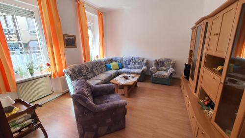 Treis-Karden Apartment | Pet-Friendly Haus Born: Family Comfort and Convenience