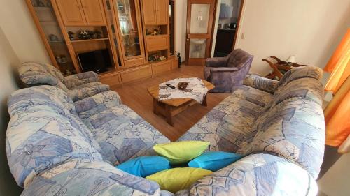 Treis-Karden Apartment | Pet-Friendly Haus Born: Family Comfort and Convenience