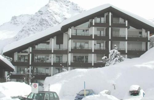 Arosa Apartment | Family-Friendly Retreat at Haus Brüggli B24 - Rated 9.2/10