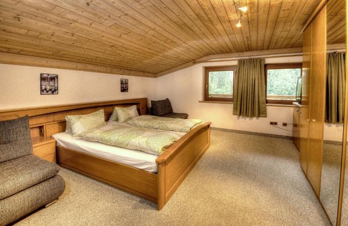 Viehhofen Bed & Breakfast | Haus Brandner: Family-Friendly Retreat with Pool & Breakfast