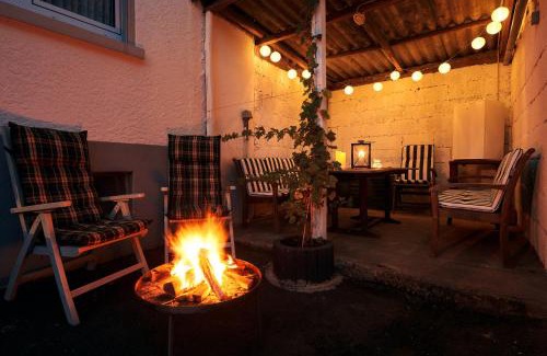 Bad Camberg House | Pet-Friendly Farmhouse Retreat - Ferienhaus Burbach Awaits