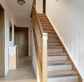 Bad Camberg House | Pet-Friendly Farmhouse Retreat - Ferienhaus Burbach Awaits