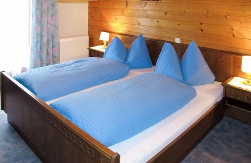 Gortipohl Apartment | Relax at Haus Corinna: Guest Rated 9.8 with Lake Views