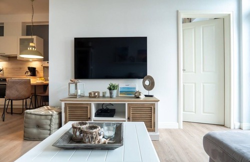 Steinwarder Apartment | Cozy Stay at Haus "Dünenhof" with Family-Friendly Amenities