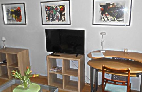 Mitte House | Discover Comfort at Haus der Kunst - Family-Friendly Stay