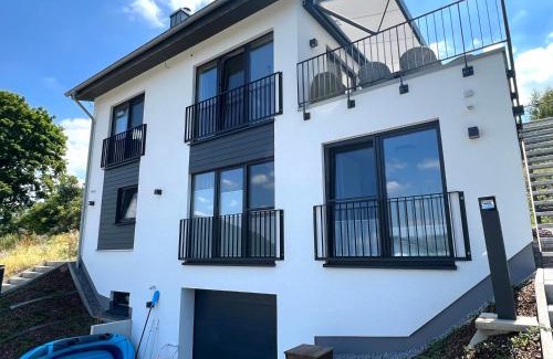 Heringhausen House | Scenic Haus Diemeleck: 4-Star Retreat with Ocean Views