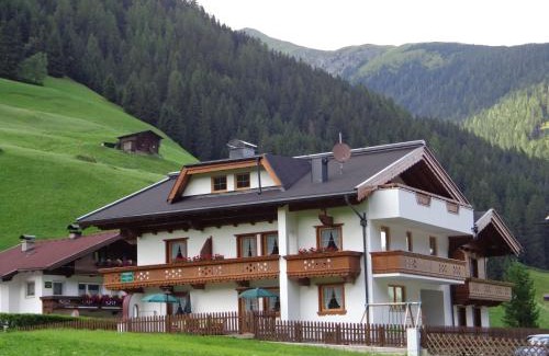 Madseit Apartment | Exceptional Stays at Haus Edring - Family-Friendly Comfort