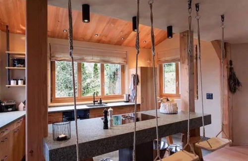 Ruetli House | Discover Haus Eins: Embrace Nature with Pool & Spa
