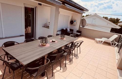 Jadranovo House | Top-Rated Haus EL MILO: Family-Friendly with Kitchen Amenities