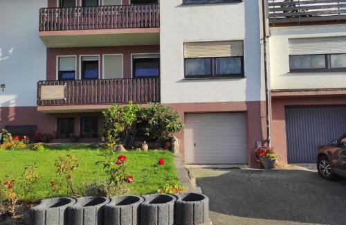 Heringhausen Apartment | Relax at Haus Elena: Family-Friendly with Breakfast Included