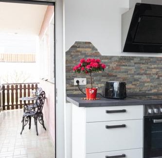 Heringhausen Apartment | Relax at Haus Elena: Family-Friendly with Breakfast Included