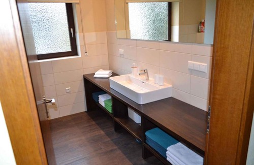 Dahn Apartment | Family-Friendly Haus Emil unter der Burg with High Ratings