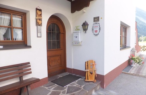 Madseit Apartment | Exceptional Haus Feldbründl with Hot Tub & Family-Friendly Vibes