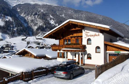 Neustift Im Stubaital Apartment | Haus Ferienglück: Pet-Friendly Retreat with Hot Tub Bliss