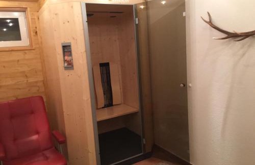 Neustift Im Stubaital Apartment | Haus Ferienglück: Pet-Friendly Retreat with Hot Tub Bliss
