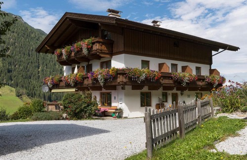 Neustift Im Stubaital House | Pet and Child Friendly Stay at Haus Fernblick - Rated 9/10