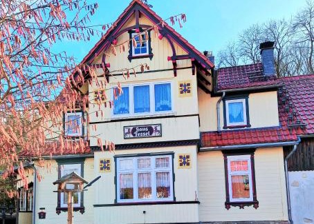 Mandelholz Apartment | Pet & Child Friendly Haven at Haus Fessel - Zeterklippe