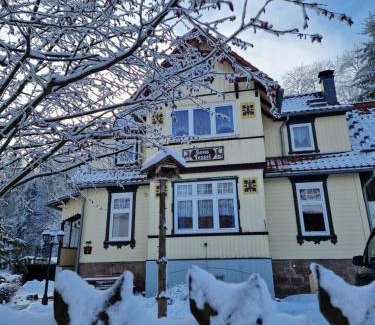 Mandelholz Apartment | Pet & Child Friendly Haven at Haus Fessel - Zeterklippe