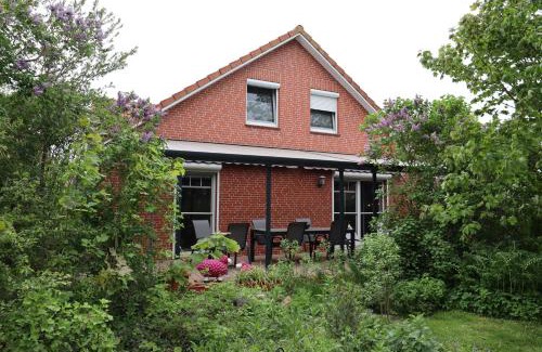 Rysum House | Discover Haus Flieder: Pet-Friendly Retreat for Families