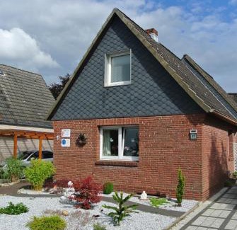 Itzehoe Apartment | Discover Haus Freitag: Pet Friendly with Breakfast Included