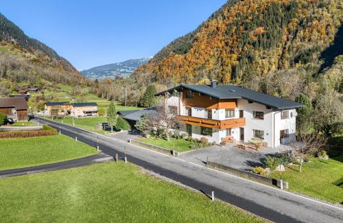 Sankt Gallenkirch Apartment | Beautiful 3-Bedroom Apartment with Balcony - Galgenul