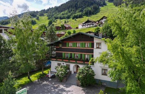 Sankt Anton am Arlberg Hotel | Family-Friendly Escape at Haus Gamberg: Rated 9/10!