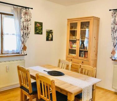 Arnbruck Apartment | Pet-Friendly Haus Gerda Ferienwohnung 2 - Guest Rated 9.1