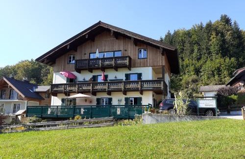 Ried Apartment | Family-Friendly Retreat at Haus Gertrude Hörack - Rated 9.2/10