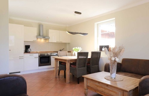 Tarnewitz Apartment | Beachside Retreat at Haus Glückstal with Ocean View