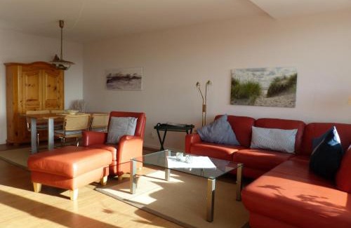 Wyk auf Foehr Apartment | Cozy Haus Halligblick Whg 20 with Oceanfront Pool