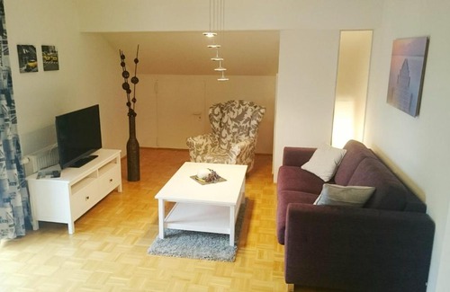 Elsbethen Apartment | Discover Haus Haslach: Oceanfront, Pet-Friendly Retreat