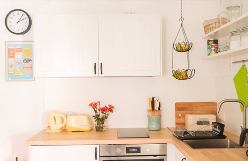 Neu-Seeland Apartment | Family-Friendly Haus Hummel: Steps from the Lake & Playground